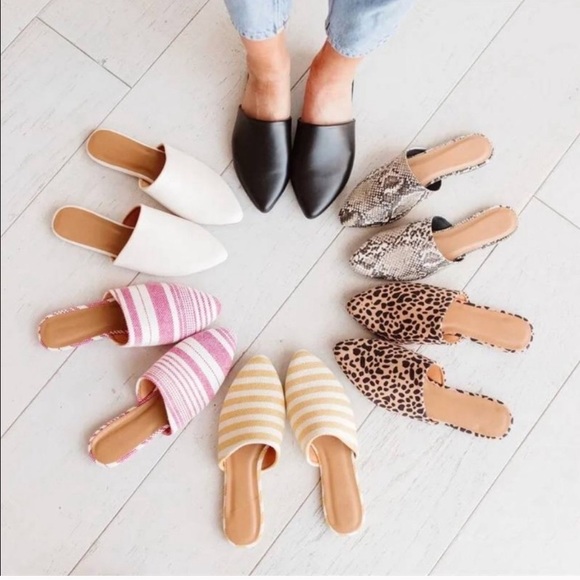 🌿 SALE! One Pair Left! Slide on flats - Picture 2 of 3